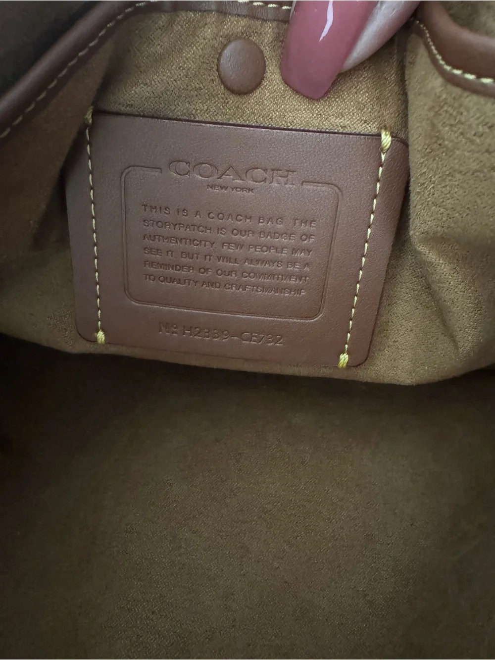 Coach Brooke Carryall 28 Women's in blk pebbled leather